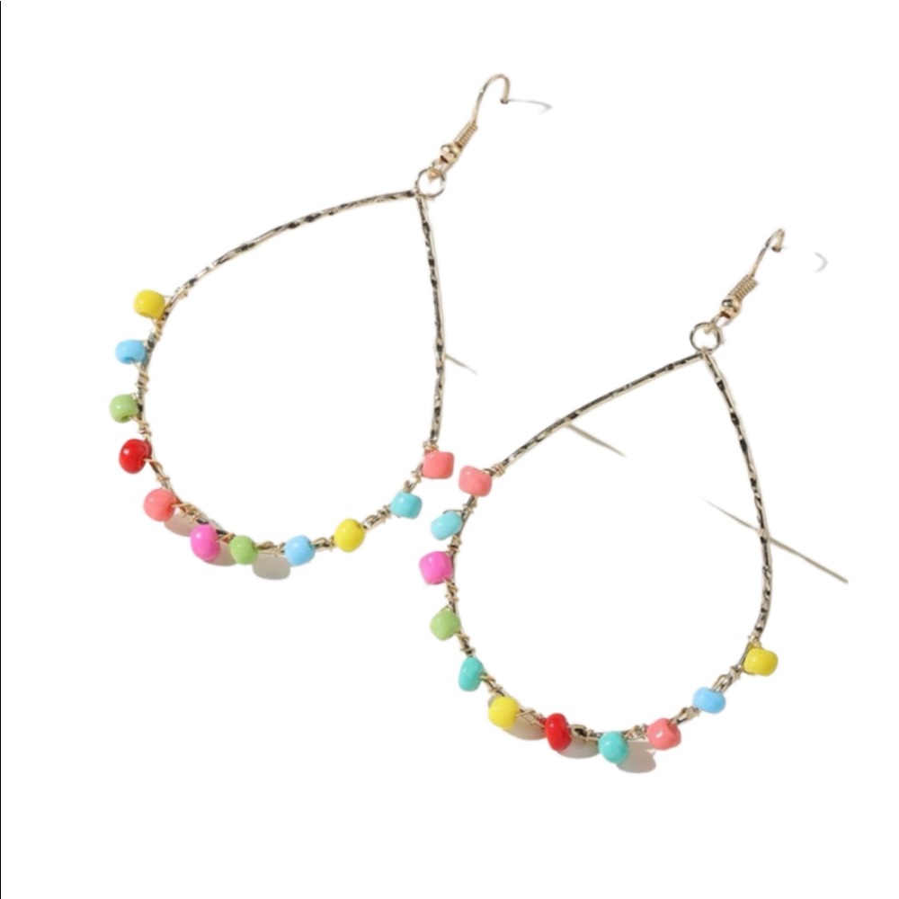 💚3/$21💚 Tear drop dangly earrings with Multicolored beads